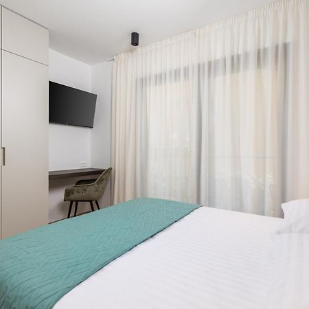 Apartmani Vila Mara M 1 Heated Pool Omišalj Extérieur photo