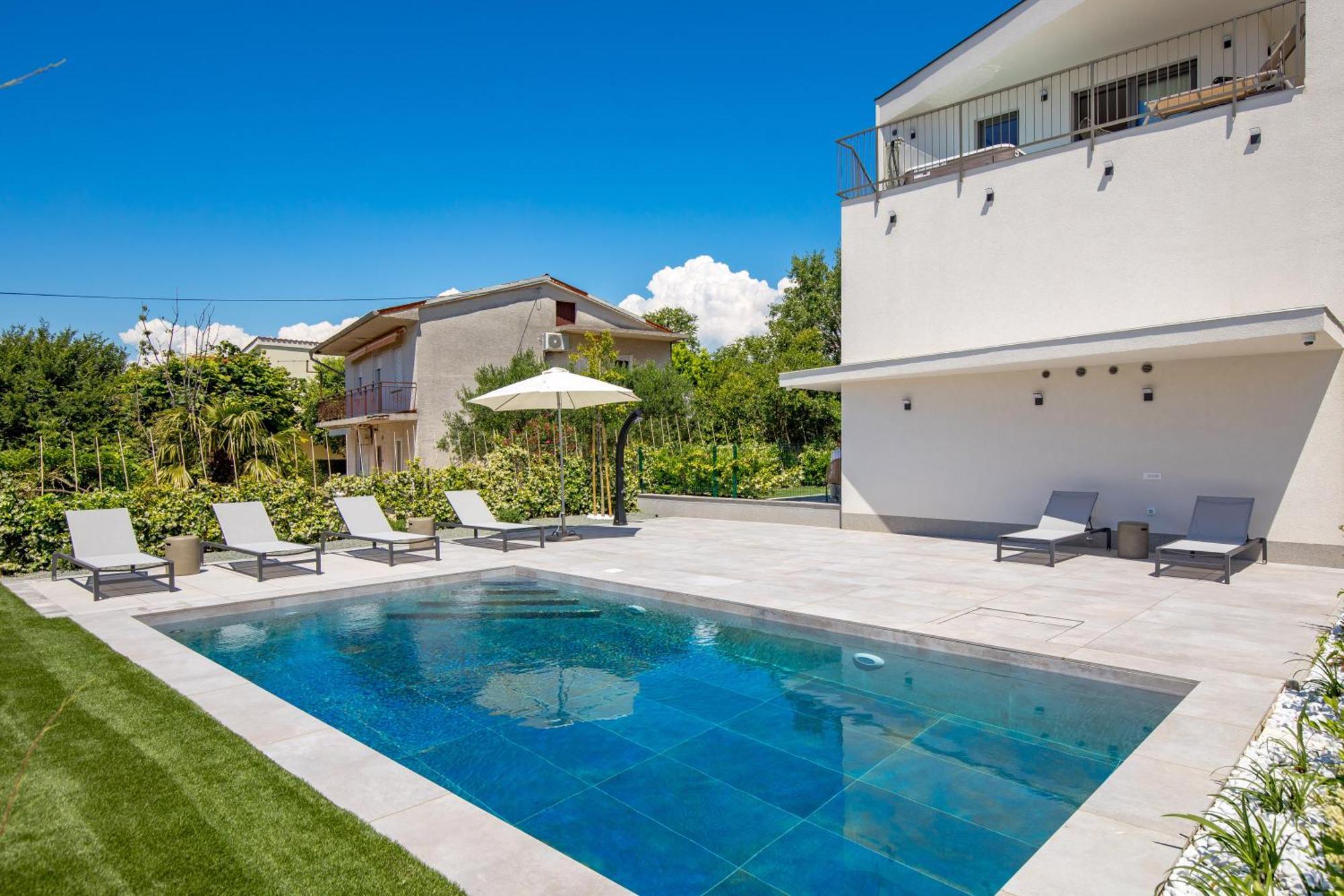 Apartmani Vila Mara M 1 Heated Pool Omišalj Extérieur photo