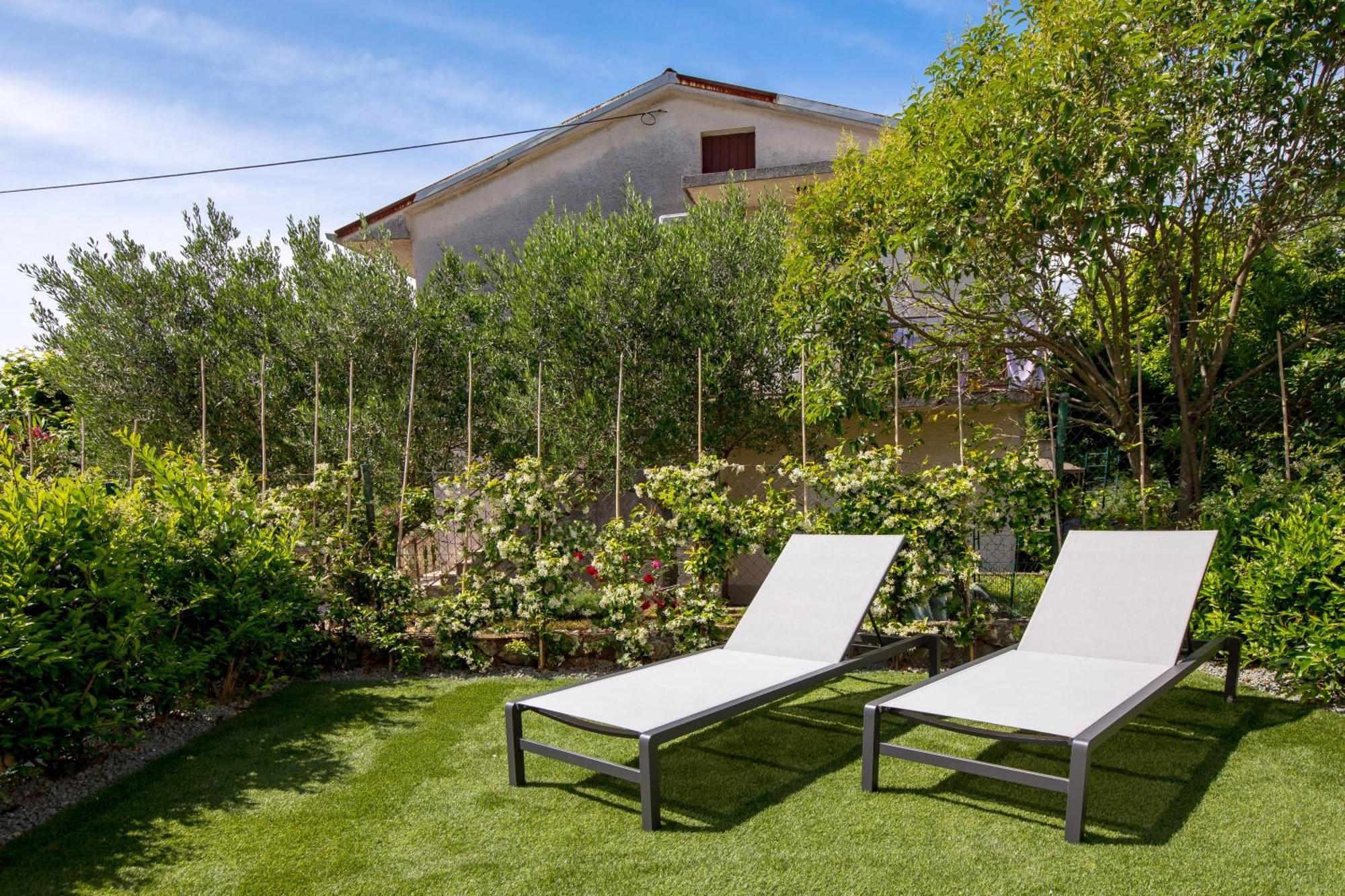 Apartmani Vila Mara M 1 Heated Pool Omišalj Extérieur photo